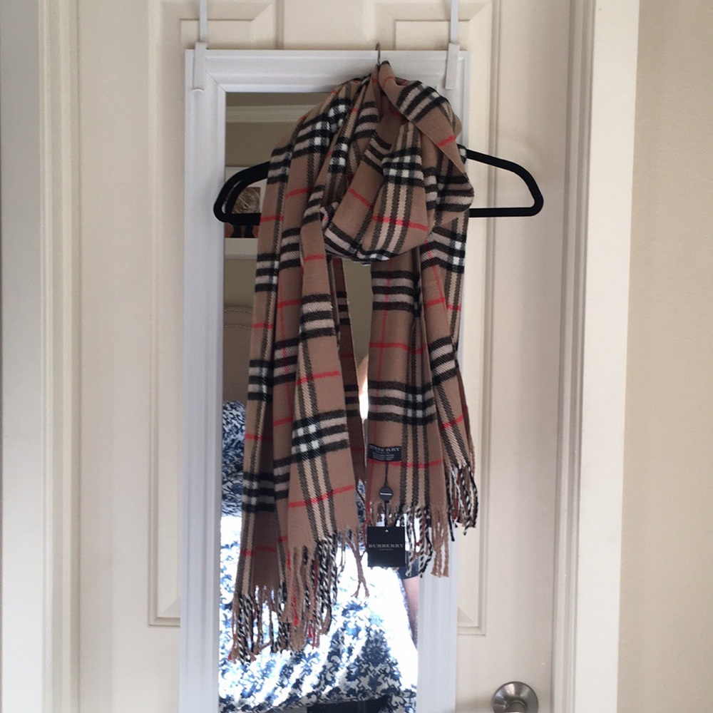 [NWT] Burberry Classic CDSC Shawl/Scarf - Picture 3 of 8
